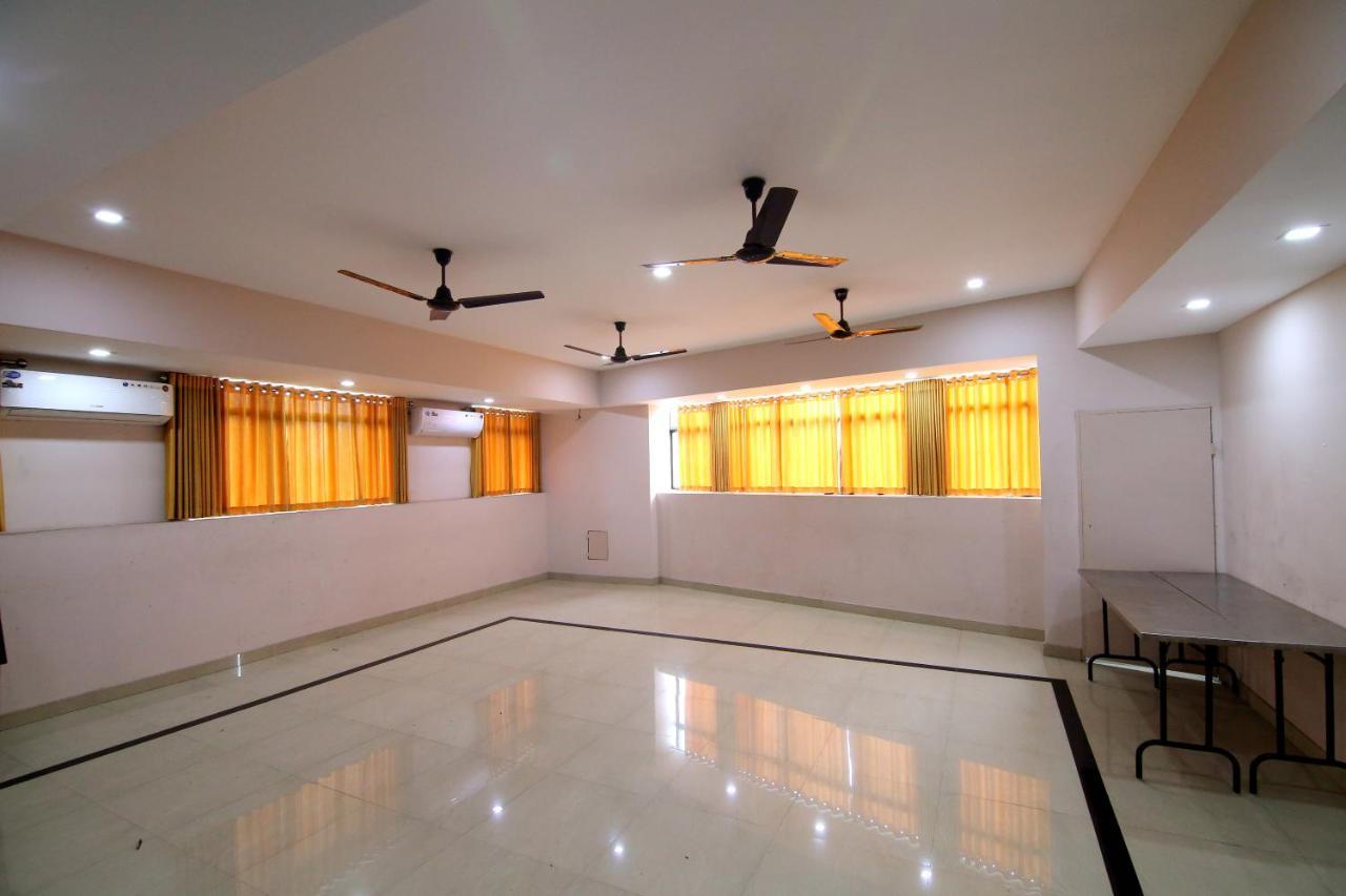 Devanganam Residency Otel Guruvāyūr Dış mekan fotoğraf