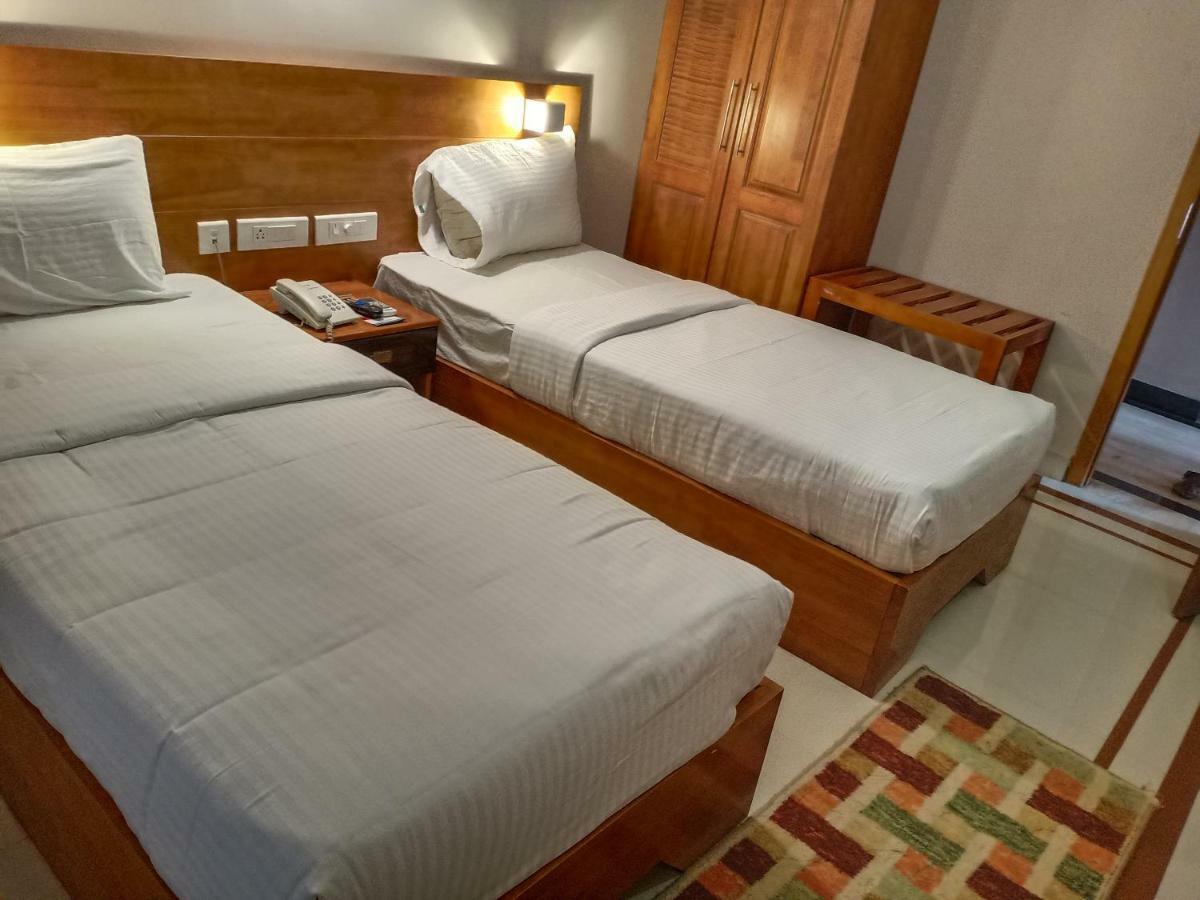 Devanganam Residency Otel Guruvāyūr Dış mekan fotoğraf