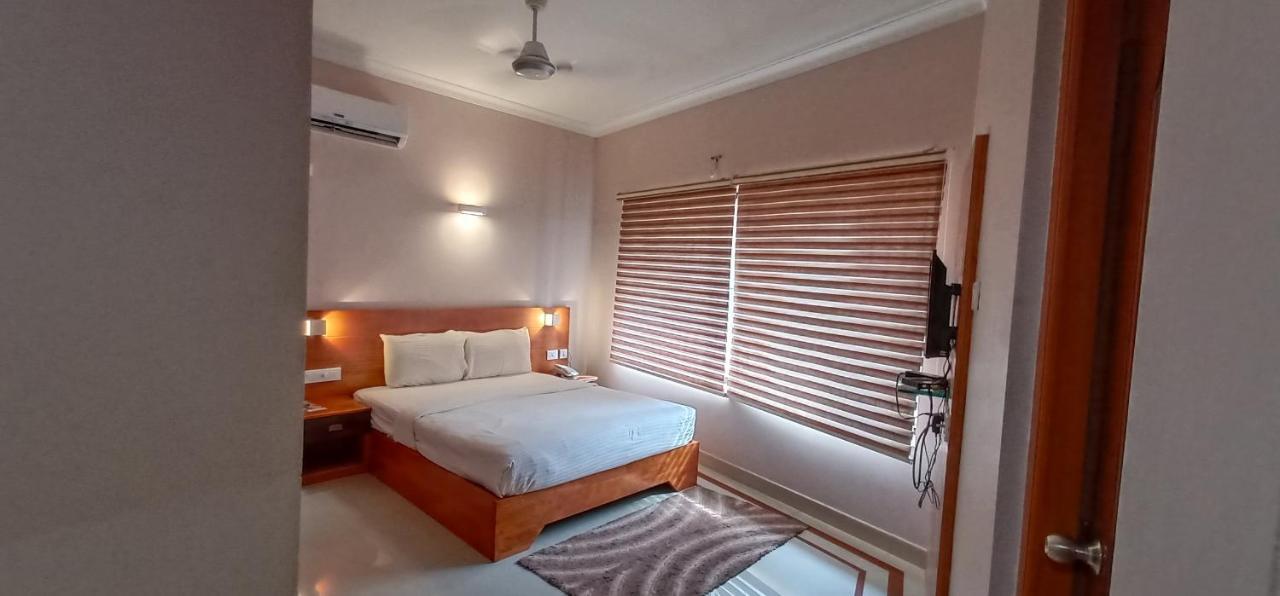 Devanganam Residency Otel Guruvāyūr Dış mekan fotoğraf