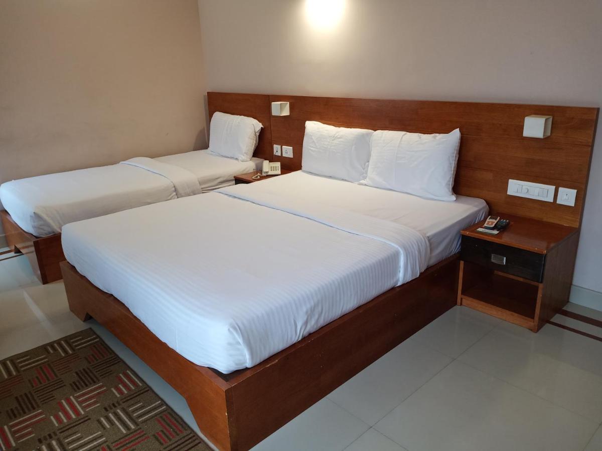 Devanganam Residency Otel Guruvāyūr Dış mekan fotoğraf